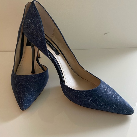 Women’s Denim pump.  Size 8. Excellent condition - Picture 3 of 6